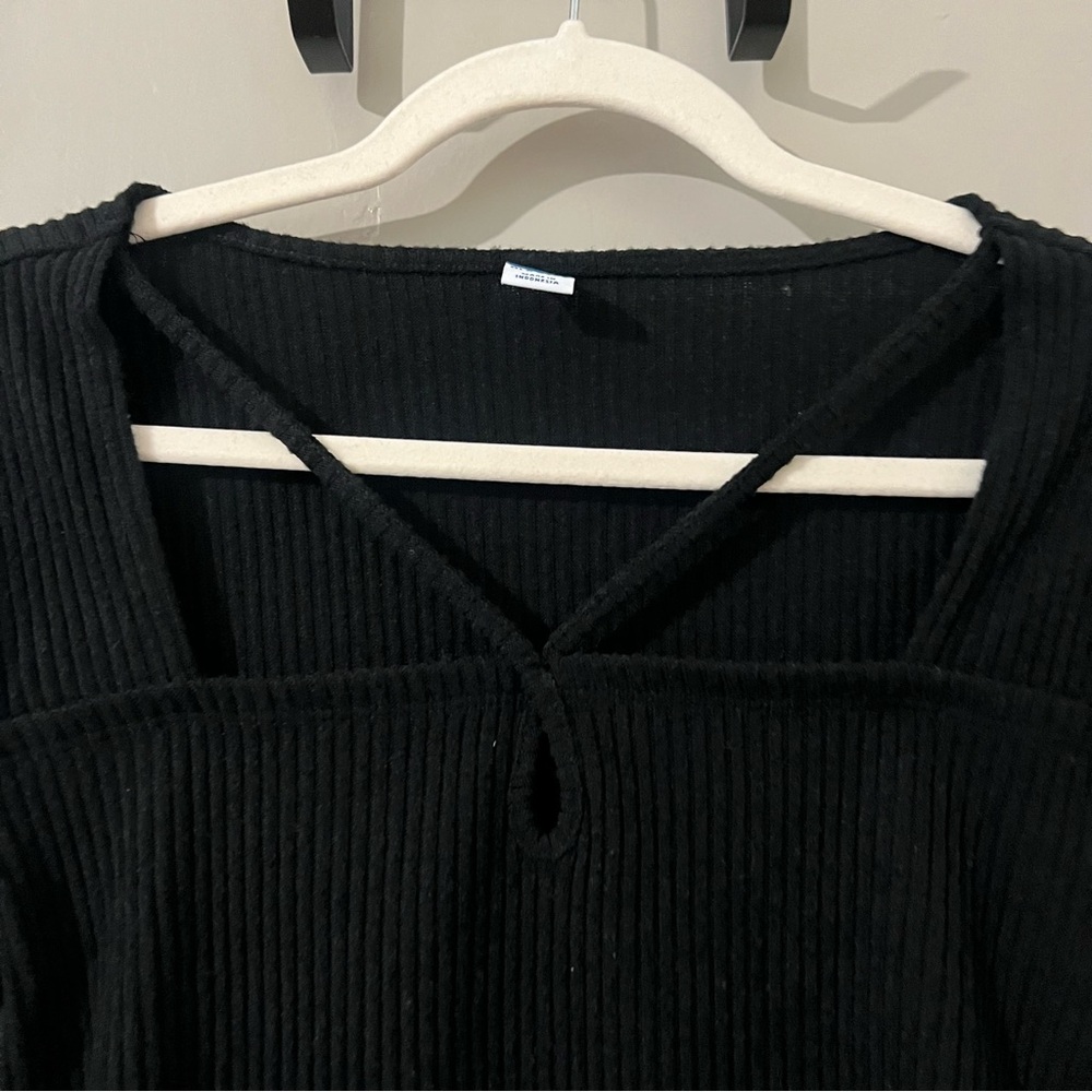 Never worn black long sleeve top 🖤